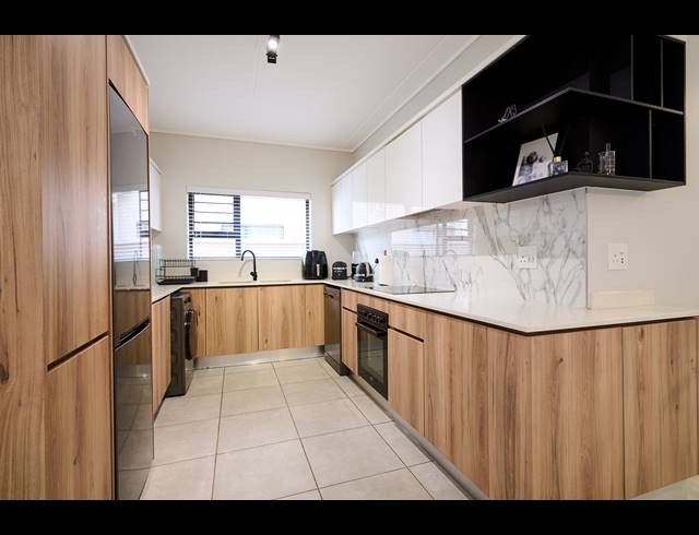 3 BEDROOM APARTMENT TO LET IN WATERFALL